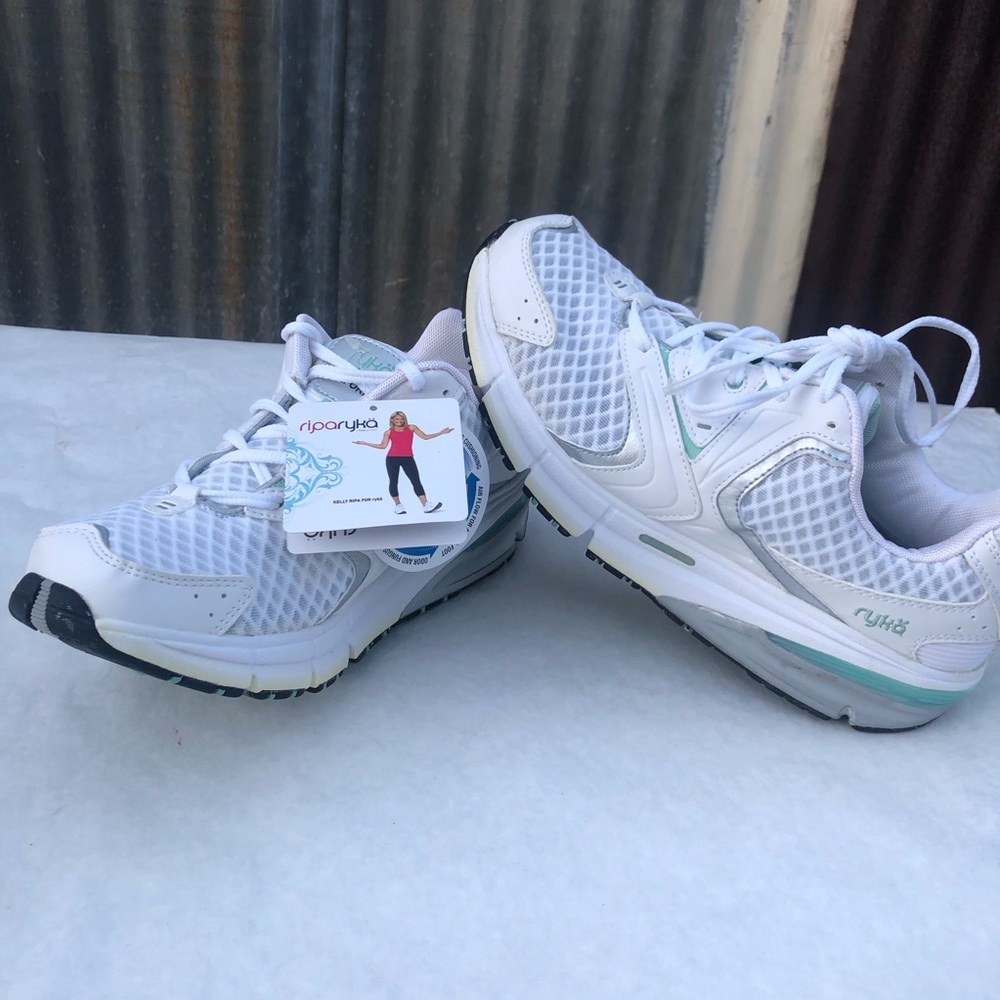 RipaRyka White Shoes